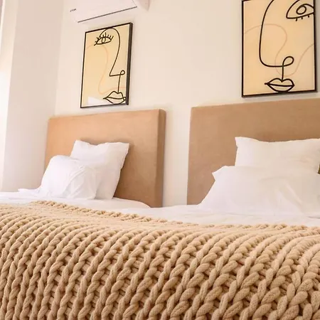 Spacious Luxury, Sea View Apartamento