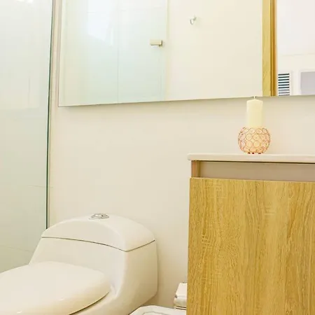 Spacious Luxury, Sea View Apartamento
