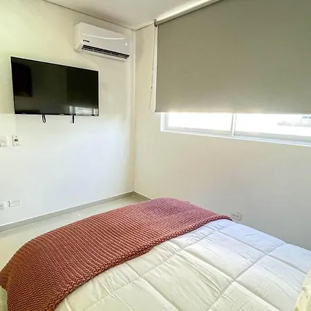 Spacious Luxury, Sea View Apartamento